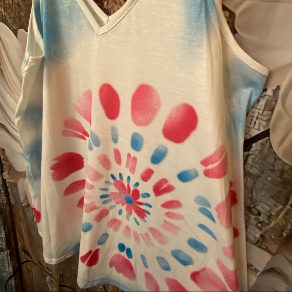*** Final Sale*** NWOT Front Criss-Cross Tie-dye Tank - Picture 2 of 4
